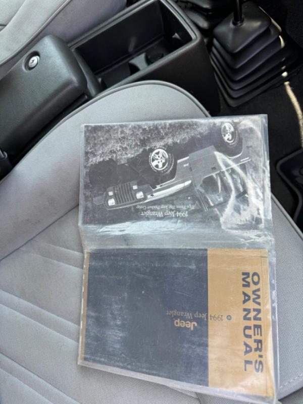 Jeep Wrangler - 4.0L 6 CYLINDRES rouge